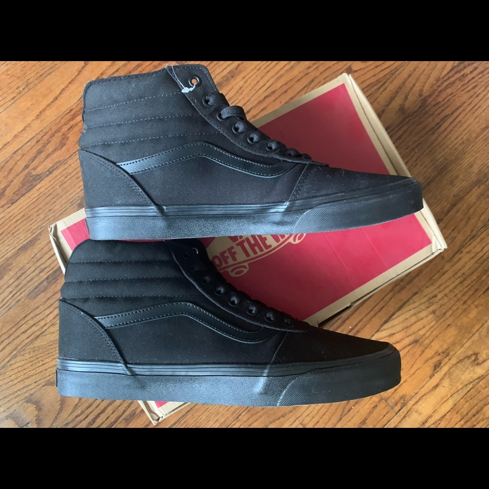 MENS WARD HIGH CANVAS VANS SIZE 11 1/2